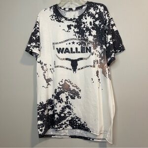 Wallen Black and White Graphic T-Shirt